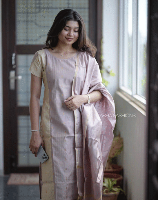 Amira Set