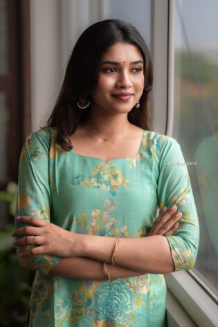 Floral Breeze Kurti
